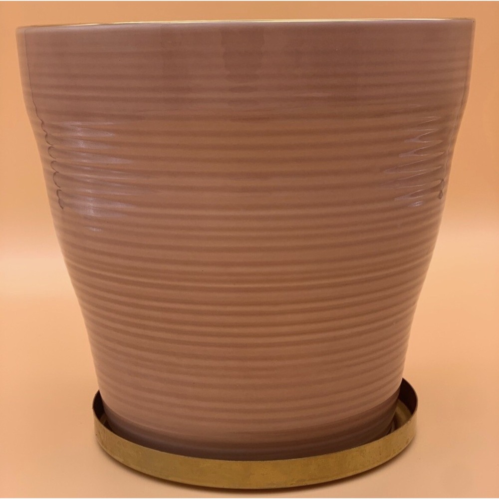 Modern‎ Ribbed Ceramic Planter Pot with Gold Saucer Light pink